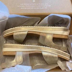 Used Lifestride Zing Sandal “SOFT GOLD”